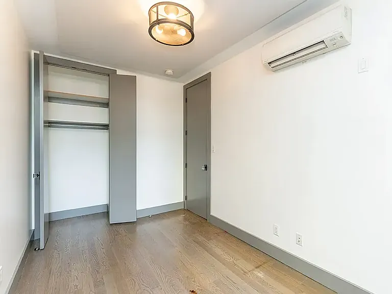 1649 Summerfield St #2D — Photo 3