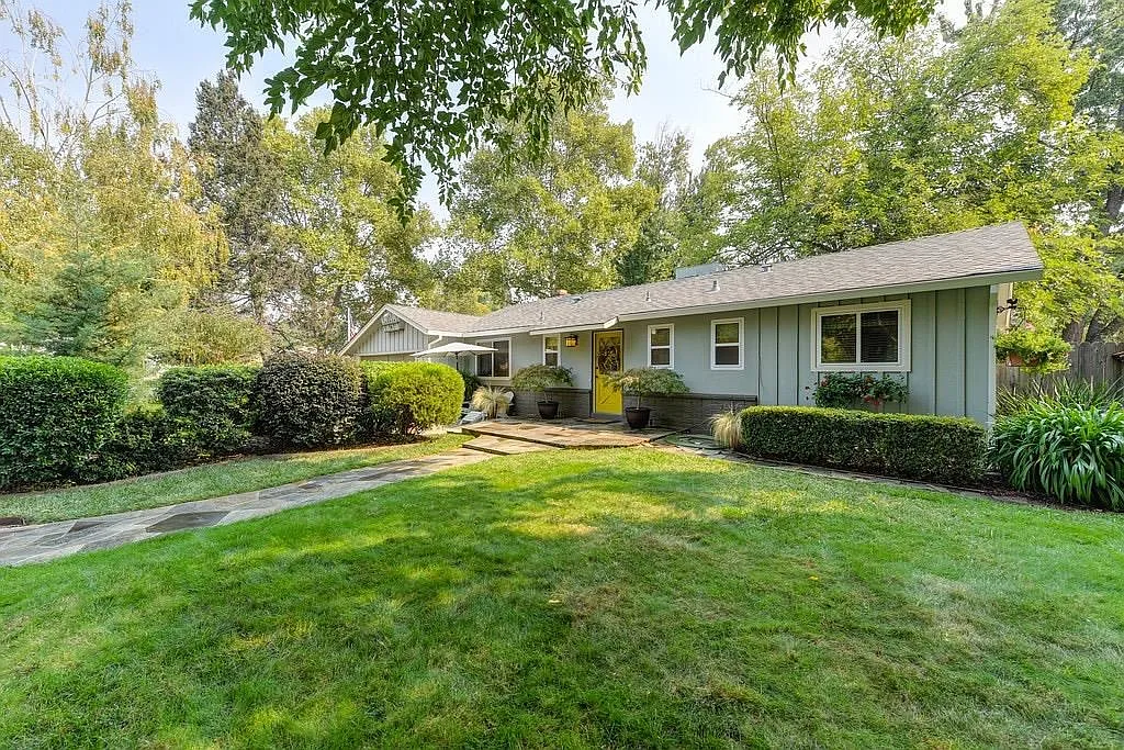5559 Turnbull Cir photo 1
