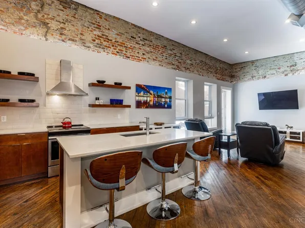 808 Elm St #2C, Cincinnati, OH 45202