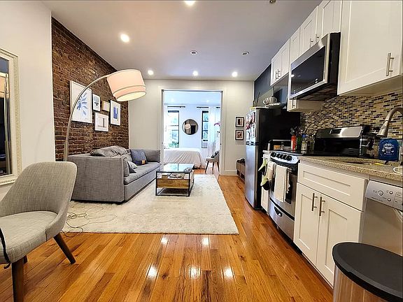 2nd image of 334 E 94th St APT 3A