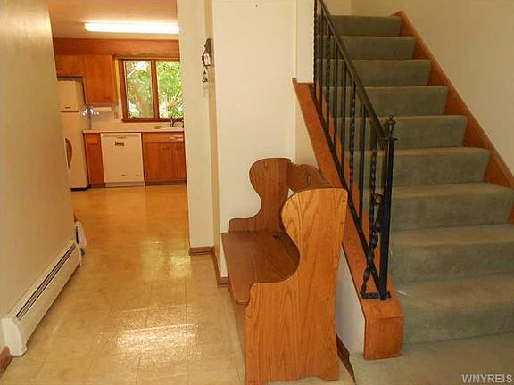 3rd image of 10 Hardt Ln