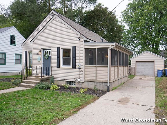 3rd image of 1511 Edward Ave SE