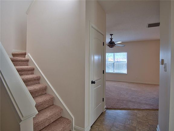 3rd image of 1136 Topp Creek Dr