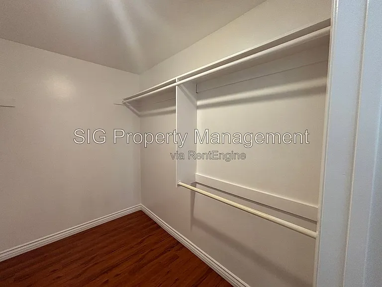 3200 Fairesta St #5 — Photo 17