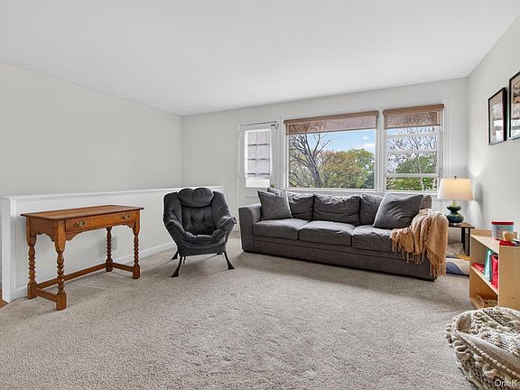 3rd image of 221 Buckhout Street #221