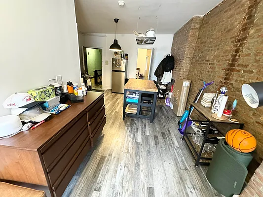 Rented by Delmark Realty LLC | media 30