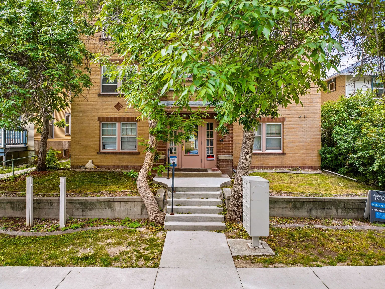 Augustus Apartments — Photo 3