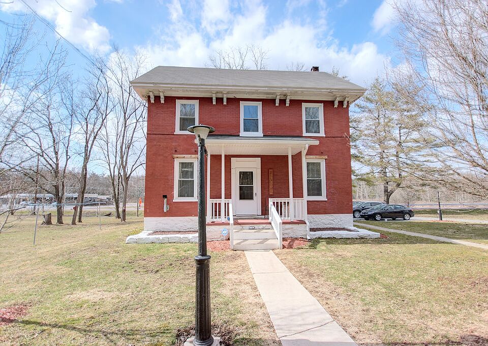 1st image of 558 Twin Hill Dr
