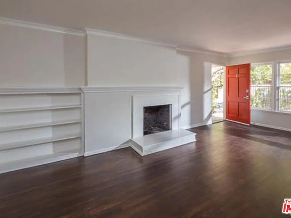 2117 Alcyona Dr
