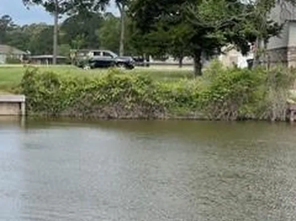 7 Peninsula Point, Huntsville, TX 77340