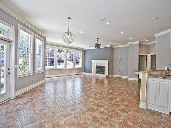 3rd image of 3685 E Leawood Way