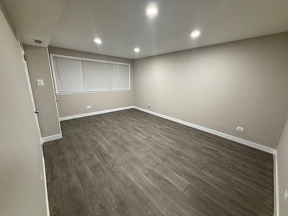 2nd image of 14329 Park Ave #G
