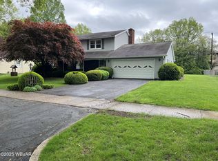 1040 Saint Davids Rd, Williamsport, PA 17701