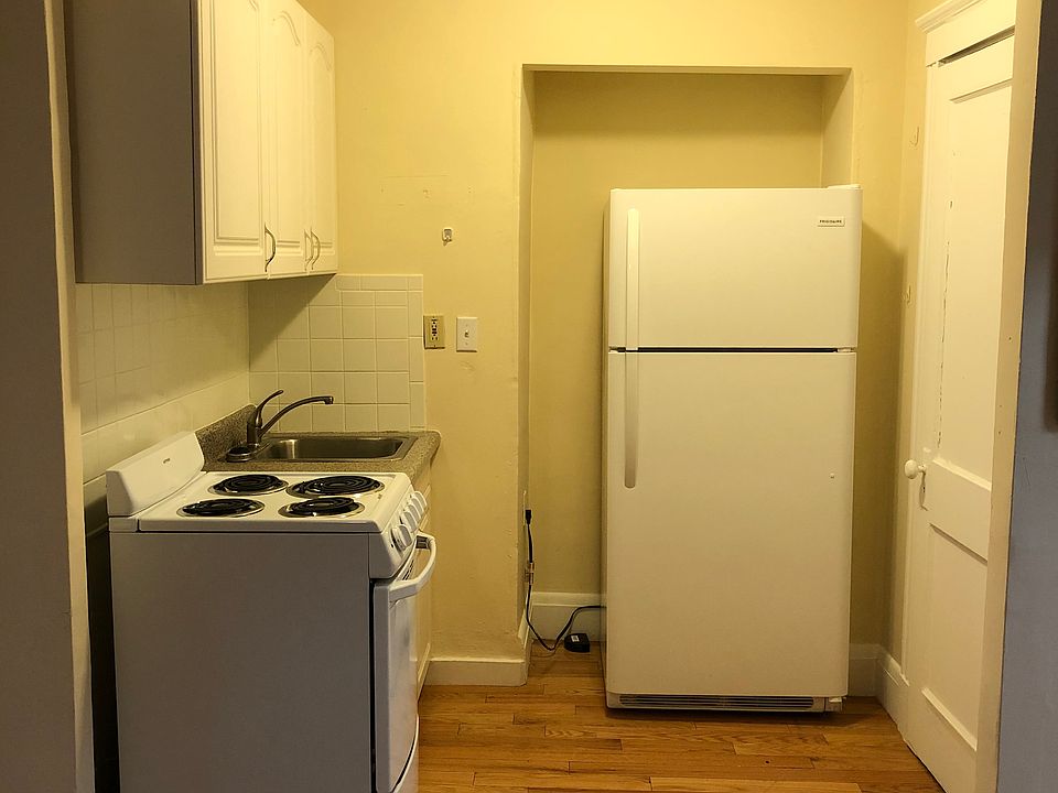 2nd image of 77 Main St APT 11