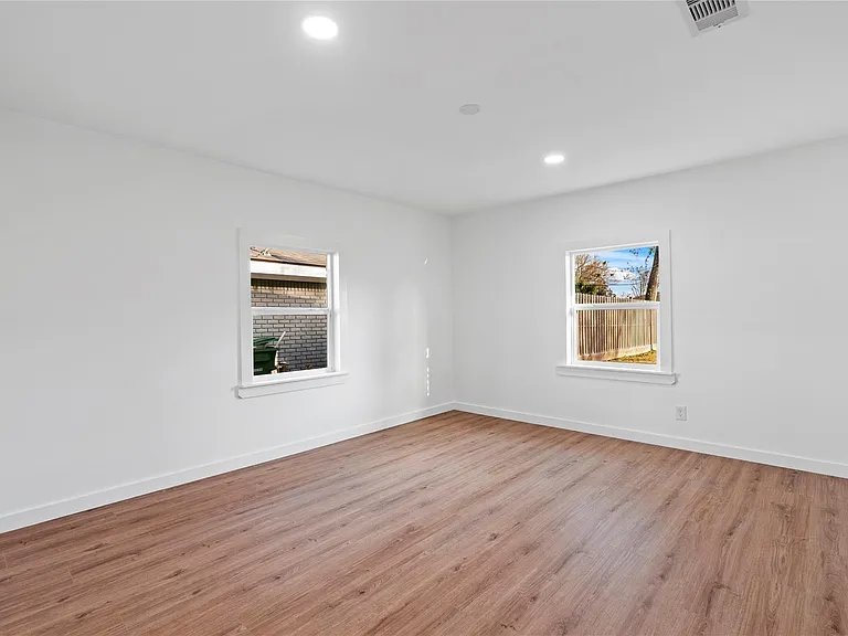 5023 Redstart St — Photo 28