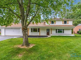 211 Orchard Ln, Findlay, OH 45840