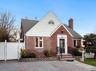 13 Oakdene Ave, Teaneck, NJ 07666