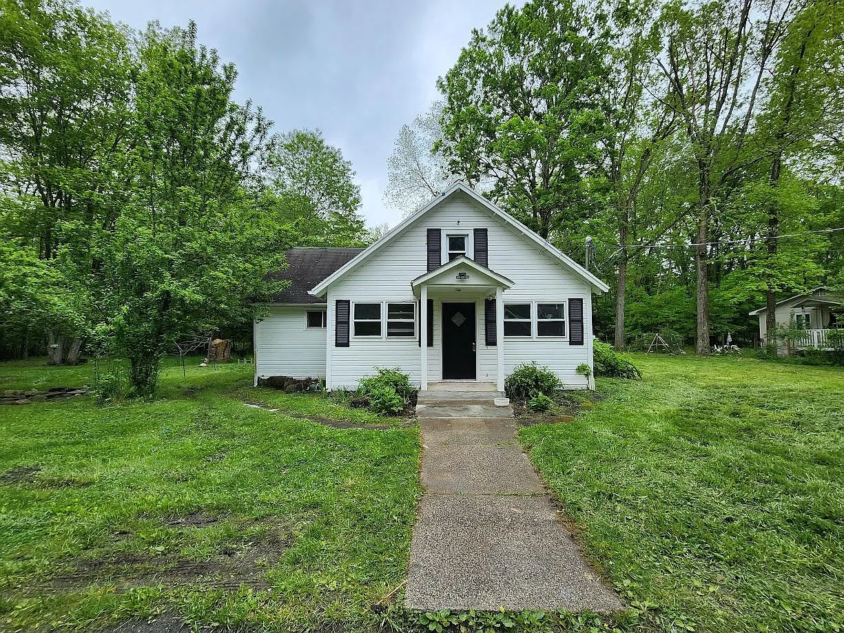 3 bed, 1254 sqft, $2,400 — Photo 1