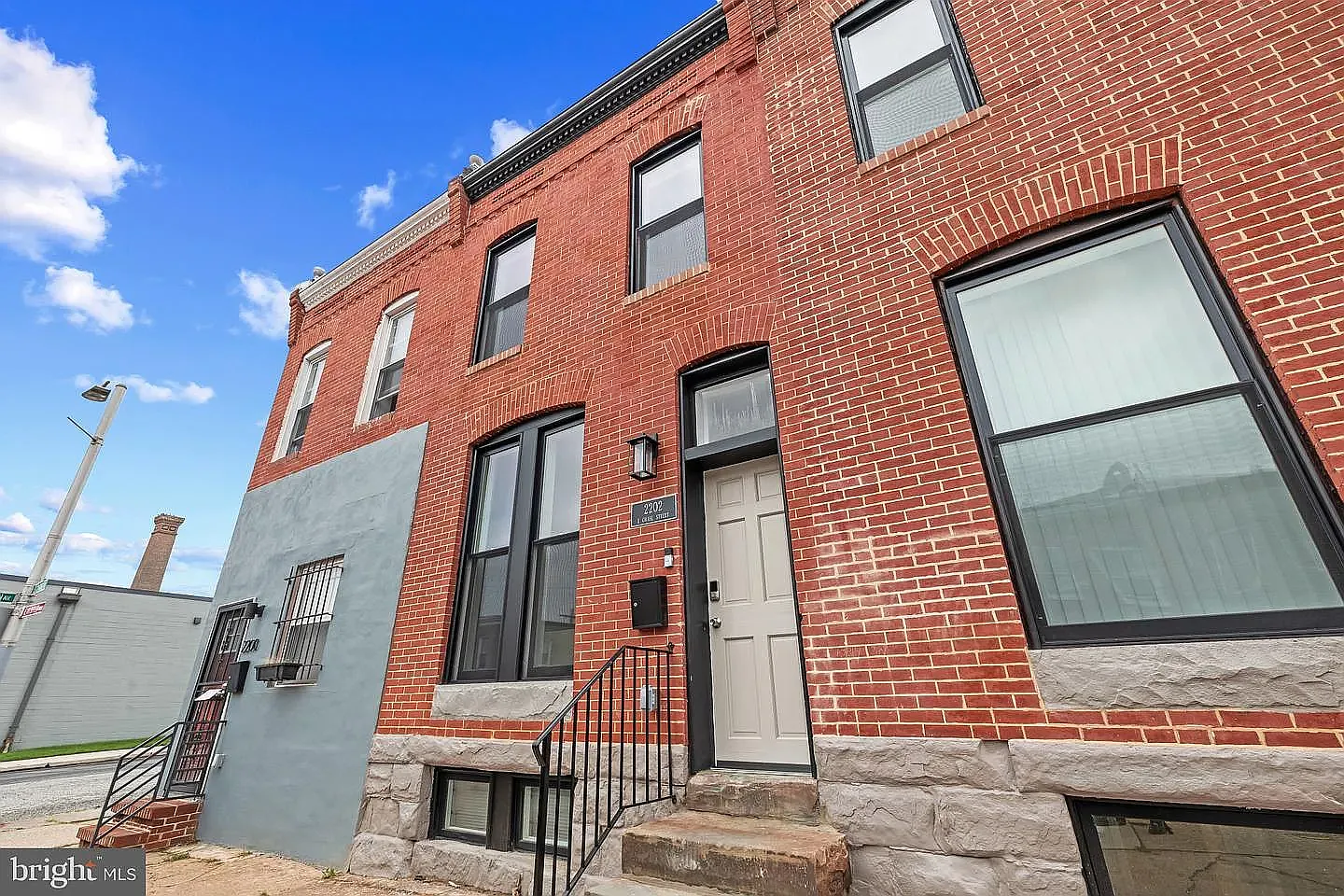 1 bed, 1100 sqft, $1,695 — Photo 3