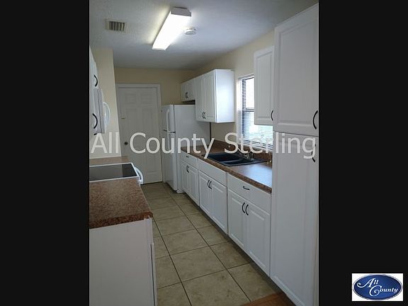 3rd image of 132 Exeter Ave