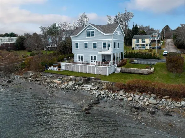 39 Morningside Ln, Portsmouth, RI 02871