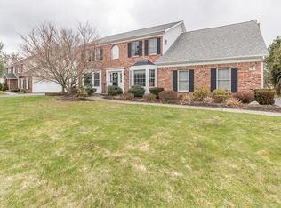 8 Silent Meadow Ln, Orchard Park, NY 14127