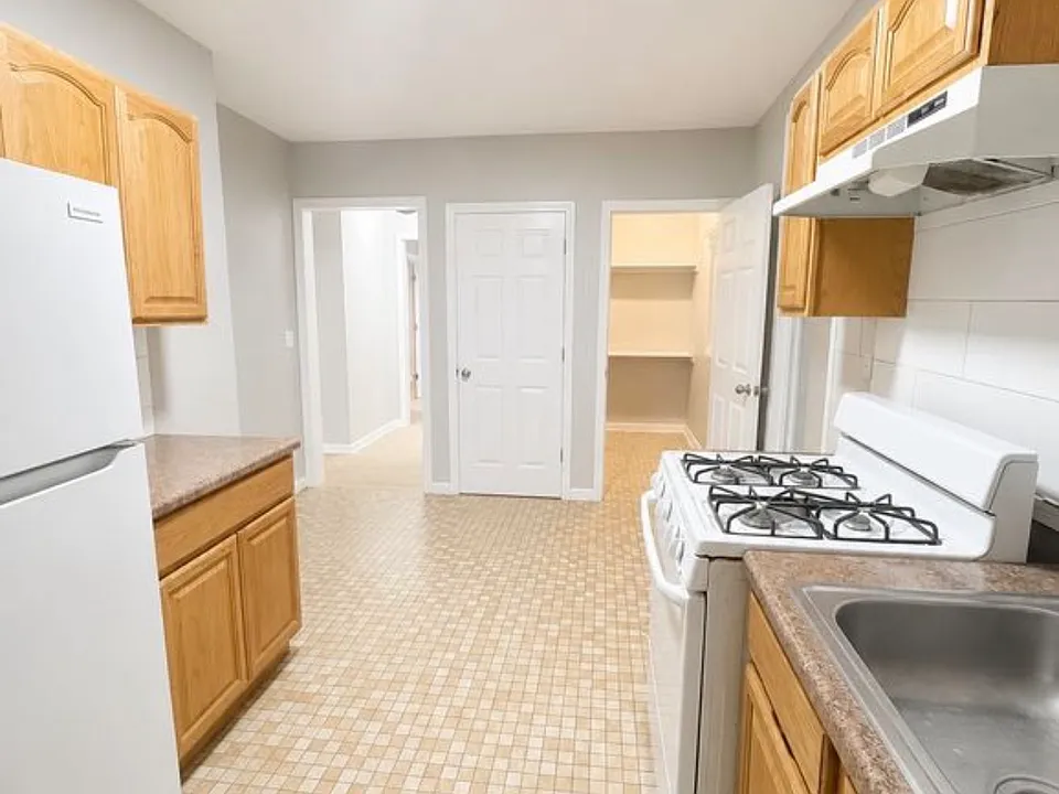 62 N 6th St #2A
