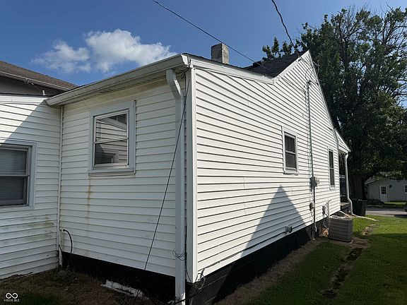 3rd image of 26 W Jefferson St