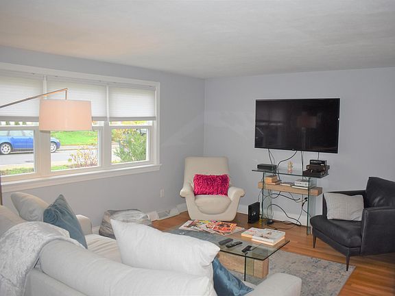 3rd image of 7 Tilton St