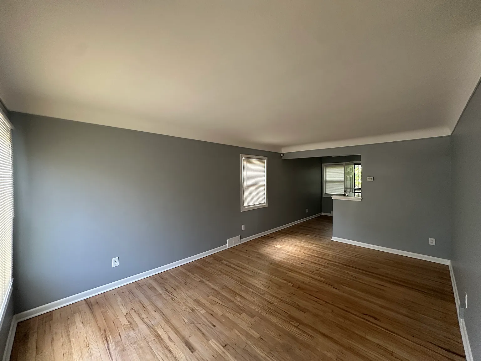 2 bed, 1.5 bath, 975 sqft, $1,100 — Photo 1