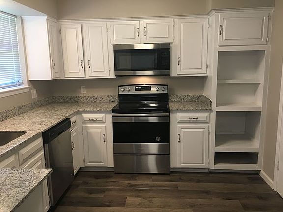 3rd image of 6316 Oak Timber Dr E