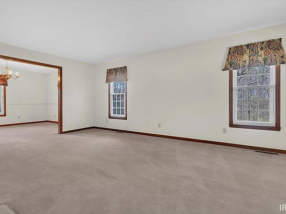 5th image of 295 Northern Hills Dr