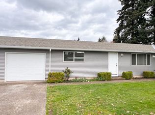 245 S 8th St #A-B, Lebanon, OR 97355