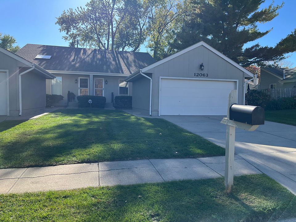 Recent photo of the exterior of the townhouse as of 10/22/2025