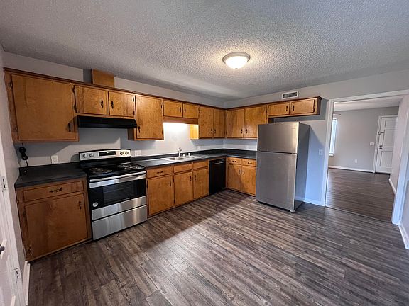 3rd image of 401 Moore St #202