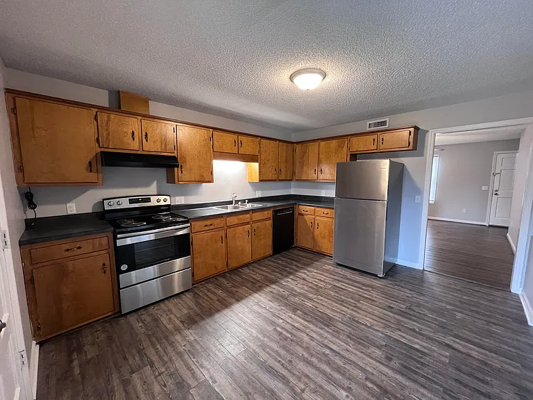401 Moore St #202 — Photo 3