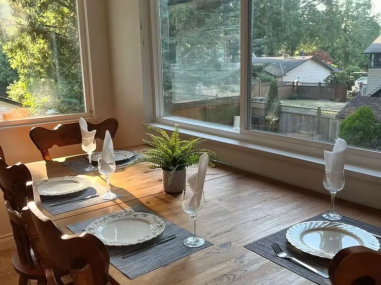 4863 Cedar Cres #UPPER — Photo 9