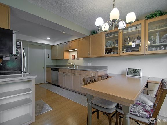 4th image of 4703 Fairview Road SW #6