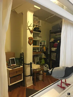 Rented by R New York | media 50