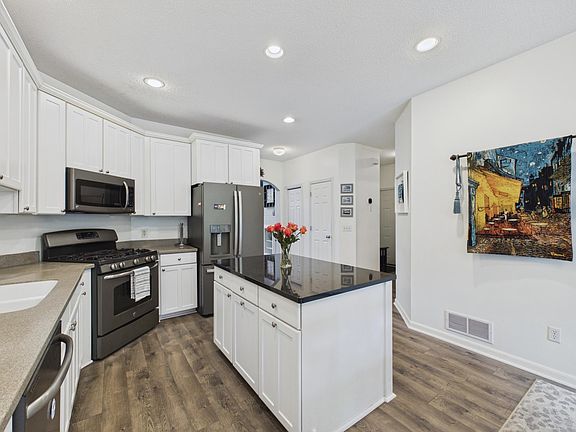 4th image of 9728 Belmont Ln