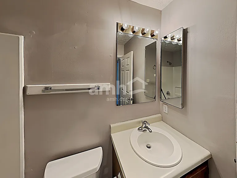 8260 McGuire Dr — Photo 14