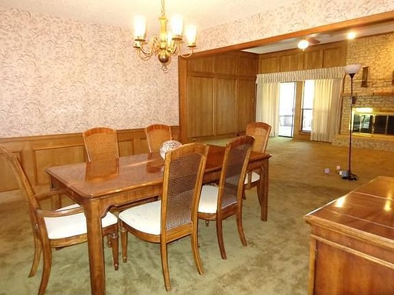 2nd image of 304 Bluff Cir