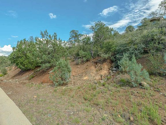 3rd image of 331 Fox Hollow Cir