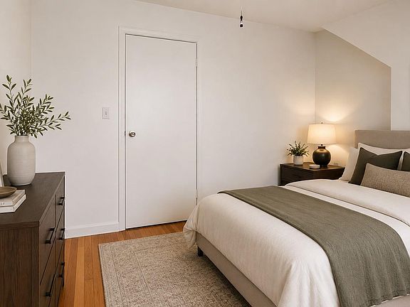 5th image of 115 Fisher Ave