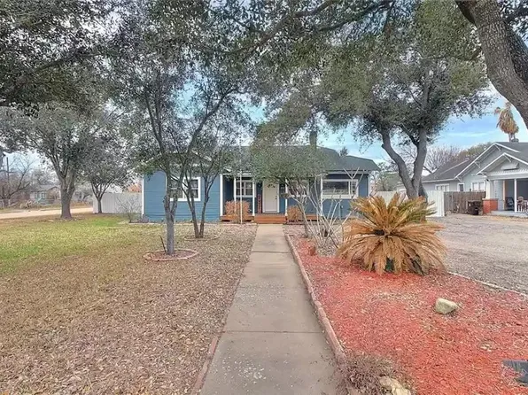 213 N 2nd St, Kingsville, TX 78363