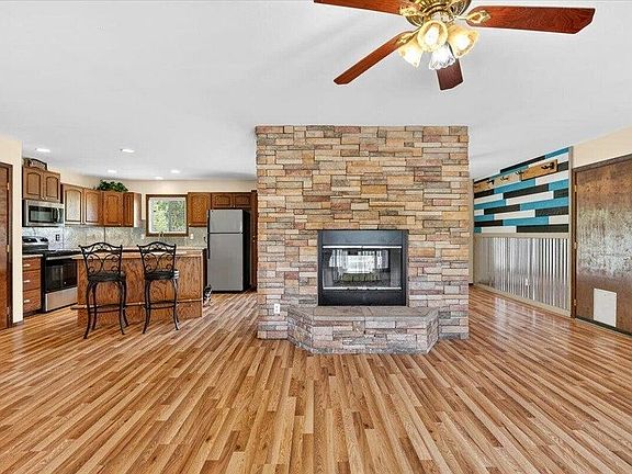 5th image of 3362 Thompson Rd