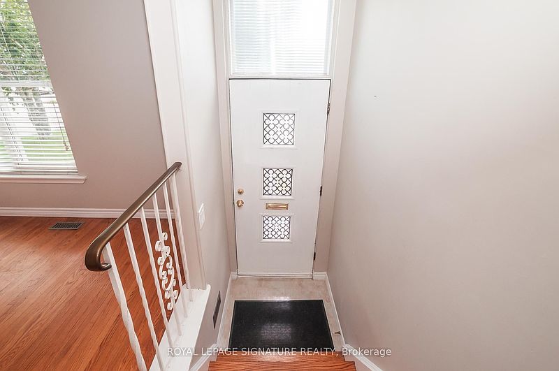 Toronto House for rent - 4 Bedrooms — photo 3