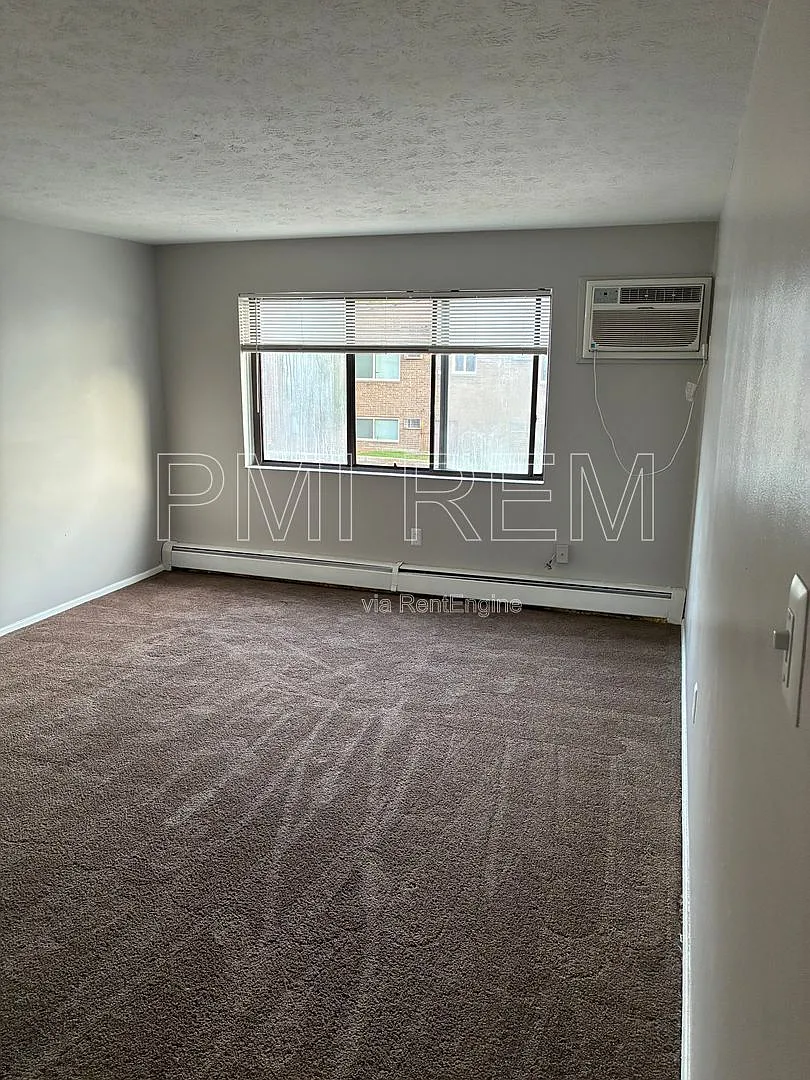 Building Photo - 14221 Triskett Rd #202E