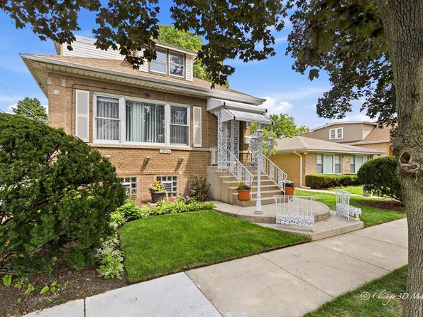3944 W Greenleaf Ave, Lincolnwood, IL 60712