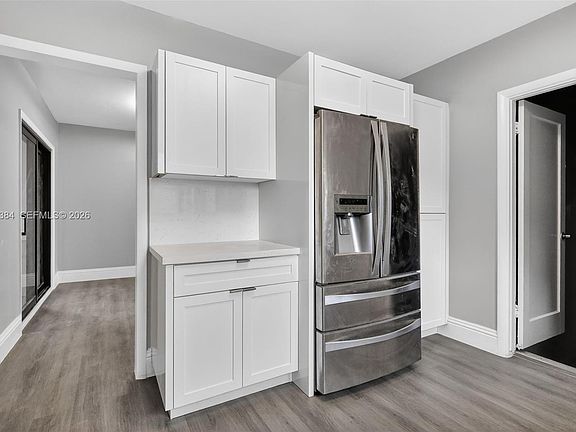 2nd image of 2945 SW 16th St